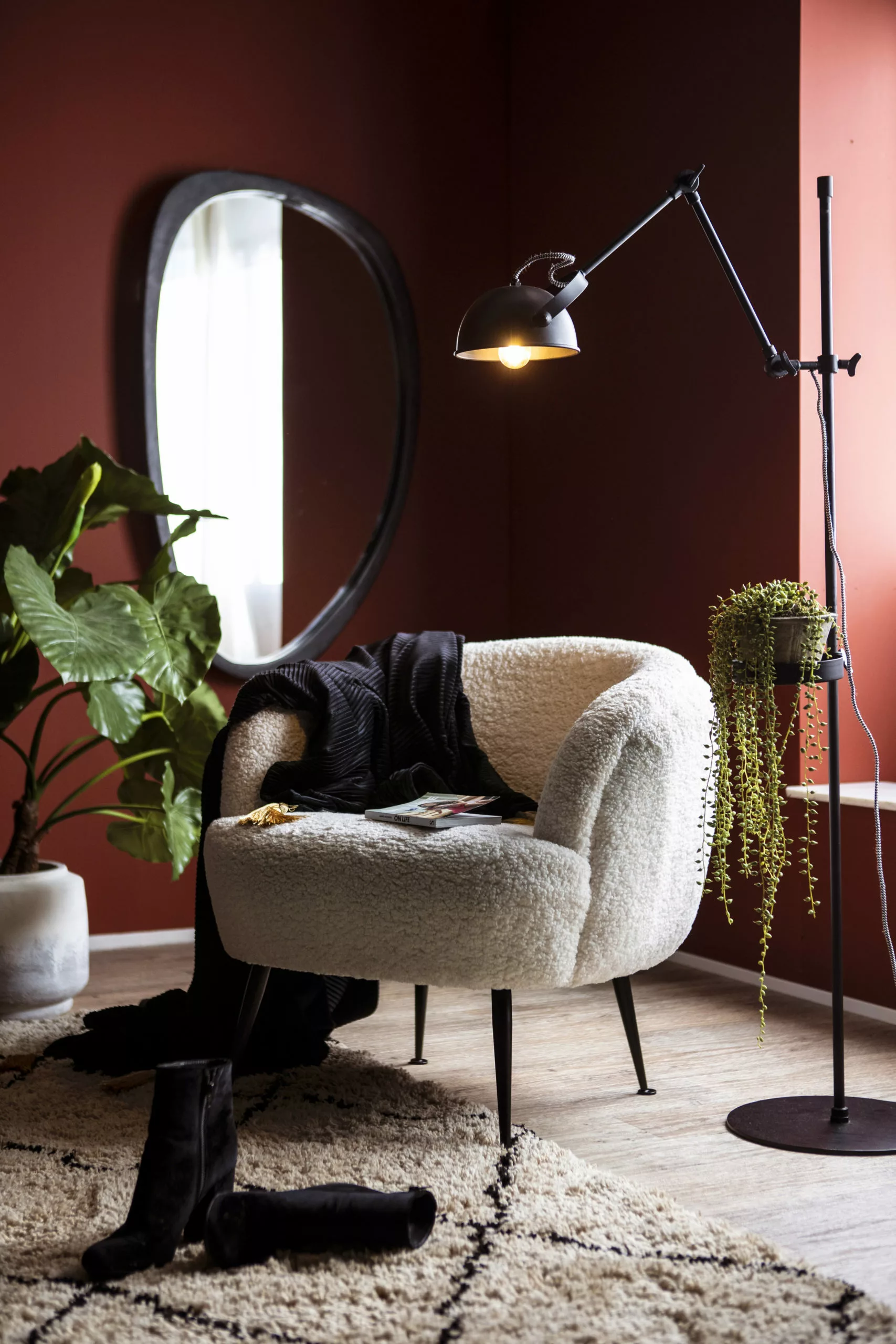 BY-BOO Royalty Musta Samettitorkkupeitto - Image 4