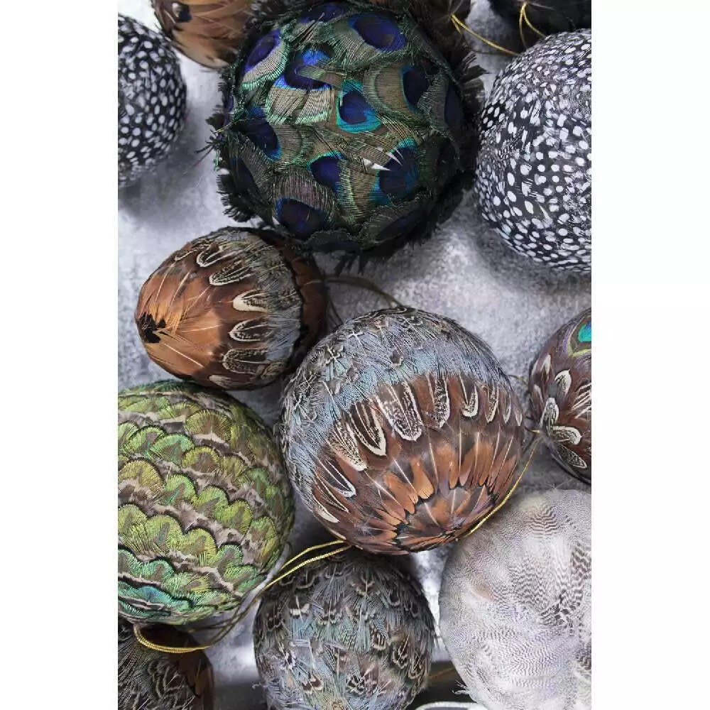 Koristepallo, Fasaaninhöyhenistä - Image 2